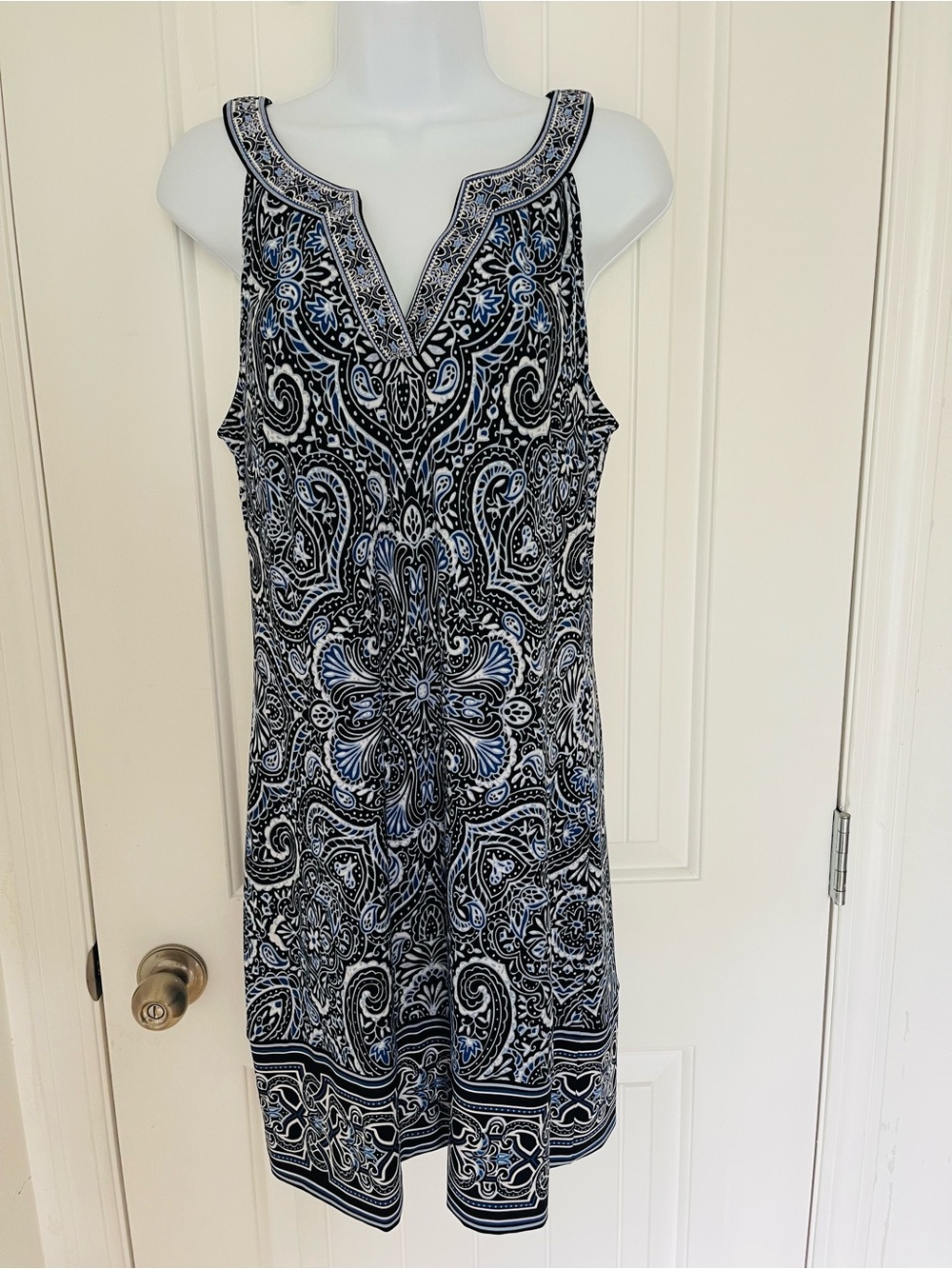 INC International Concepts Black and Blue Paisley V-Notch Sleeveless Dress